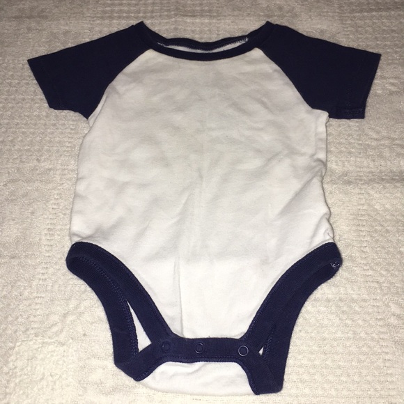 10/15🦚 Navy blue & white baby onesie